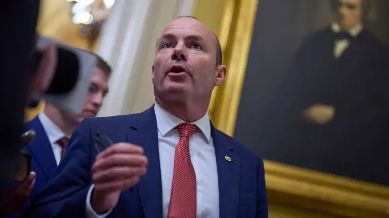 How Mike Lee suddenly found himself at the center of a Hollywood fight